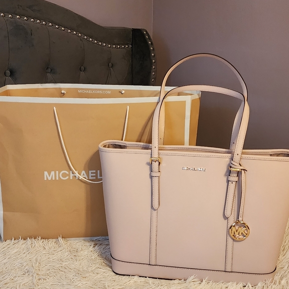 Michael Kors large Jetset Purse - Picture 1 of 10
